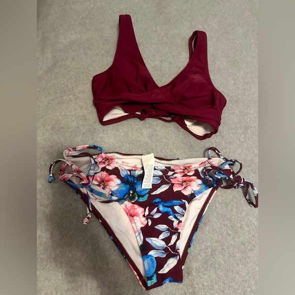 Cupshe Other - NWT CUPSHE Women's Bikini Swimsuit Front Cross Lace Up Violet size S